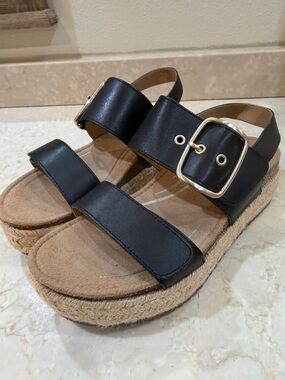 Brand new Aetrex Vania Arch Support Black Buckle Strap Sandals size 6 NWOT